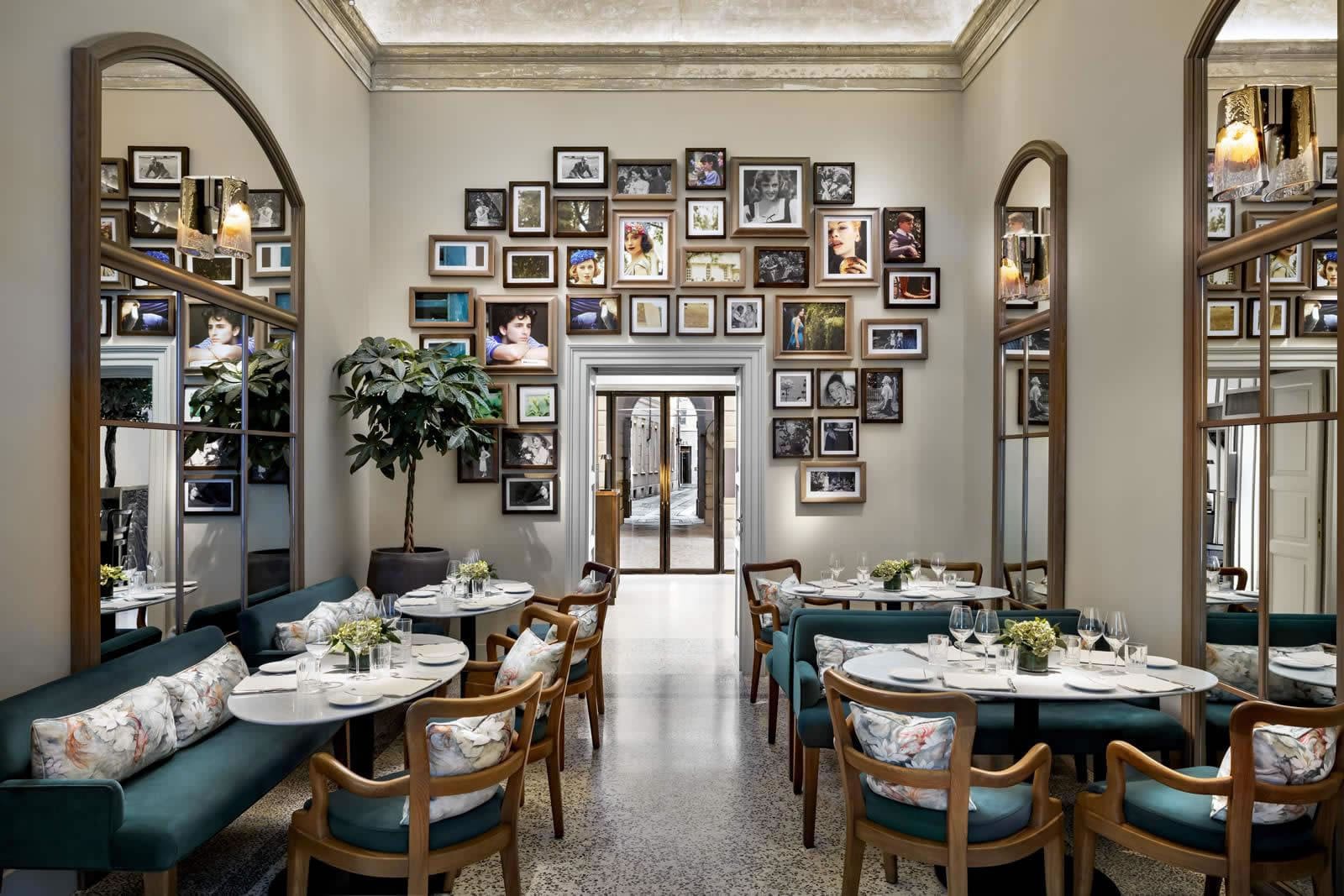 Elegant lounge area at Paper Moon Giardino in Milan