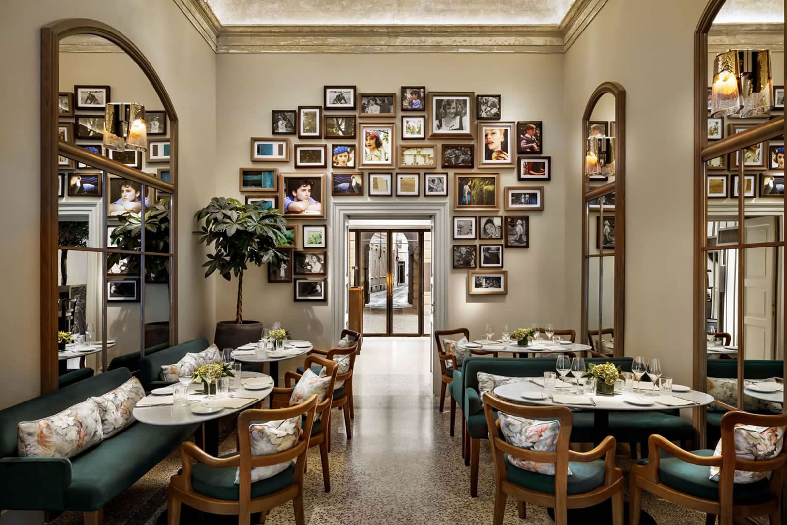 Stylish interior with warm lighting at Paper Moon Giardino