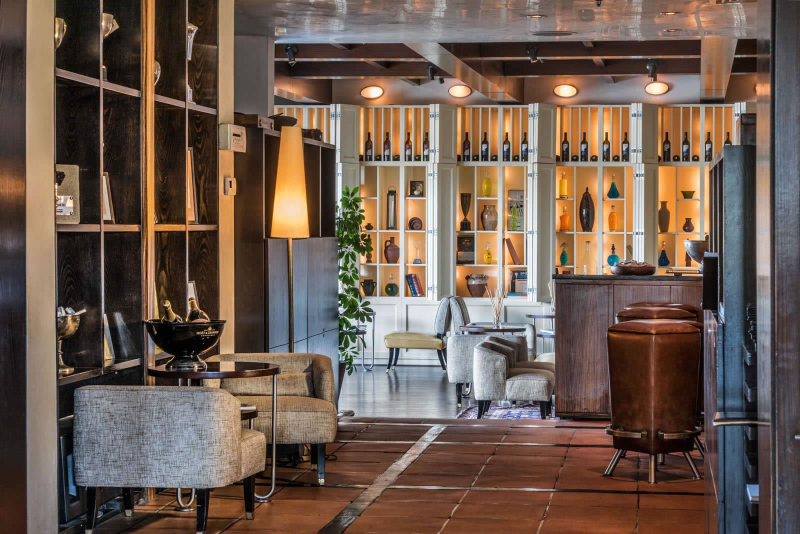 Paper Moon Istanbul interior featuring contemporary Italian design